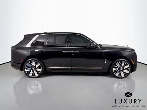 2025 Rolls-Royce Cullinan Base