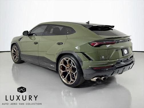 2024 Lamborghini Urus Performante