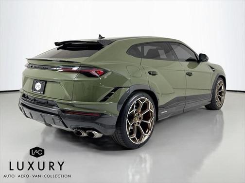 2024 Lamborghini Urus Performante