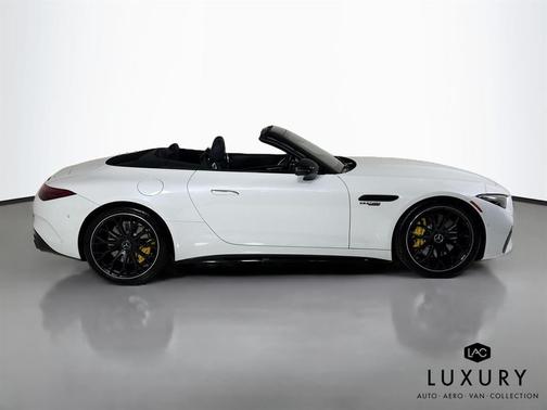 MANUFAKTUR Moonlight White Metallic 2022 Mercedes-Benz AMG SL 63 Base