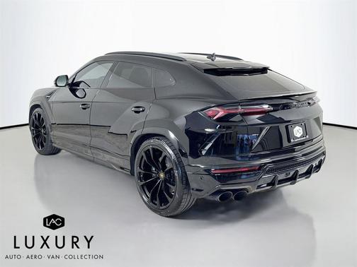 2019 Lamborghini Urus AWD