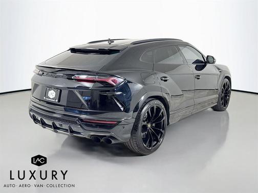2019 Lamborghini Urus AWD