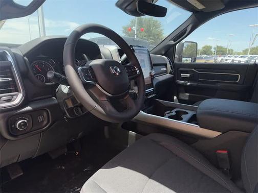 2025 RAM 2500 Lone Star Crew Cab 4x4 6'4' Box