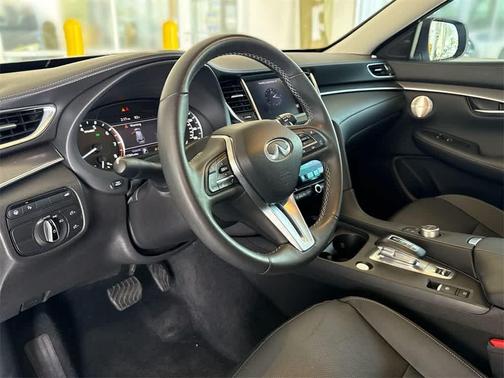 2023 INFINITI QX50 LUXE