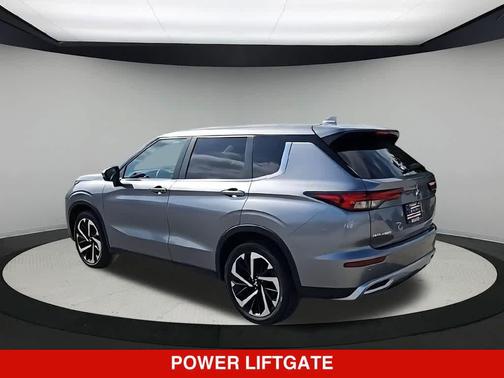 Mercury Gray Metallic 2024 Mitsubishi Outlander SE 2.5 2WD