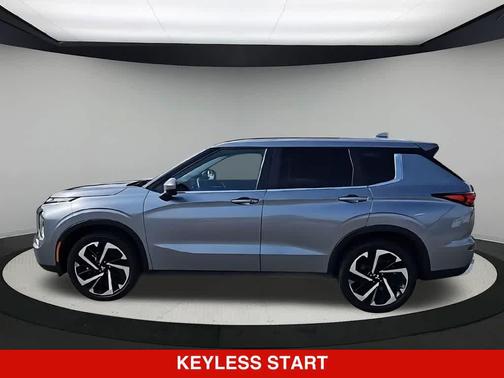 Mercury Gray Metallic 2024 Mitsubishi Outlander SE 2.5 2WD