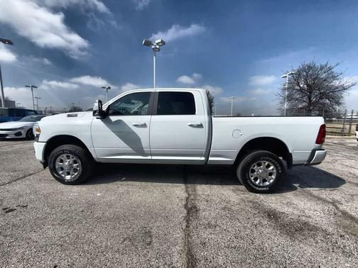 2024 RAM 2500 Laramie Crew Cab 4x4 6'4' Box