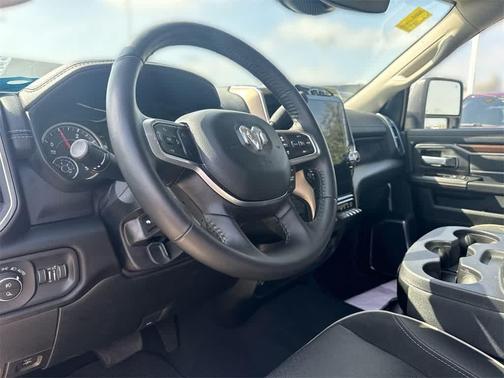 2024 RAM 2500 Laramie Crew Cab 4x4 6'4' Box