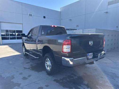 2022 RAM 2500 Big Horn Crew Cab 4x4 6'4' Box