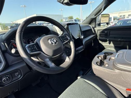 2026 RAM 2500 Tradesman Crew Cab 4x4 6'4' Box