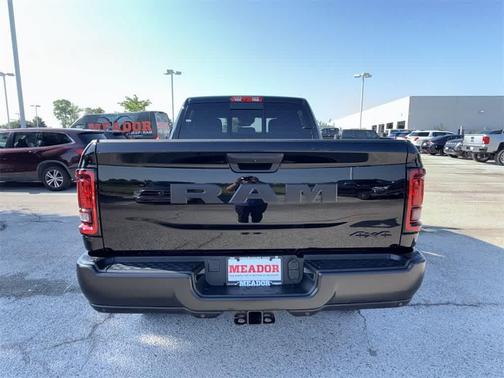 2026 RAM 2500 Tradesman Crew Cab 4x4 6'4' Box