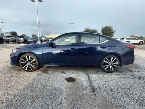 2022 Nissan Altima SR FWD