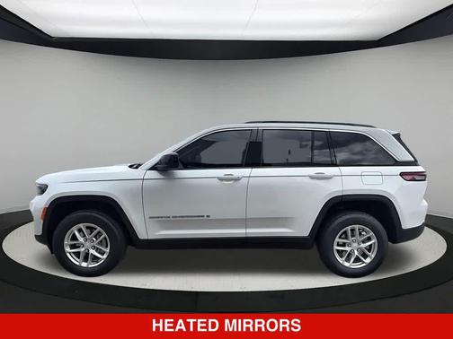 Bright White Clearcoat 2026 Jeep Grand Cherokee Altitude