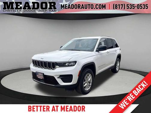 Bright White Clearcoat 2026 Jeep Grand Cherokee Altitude