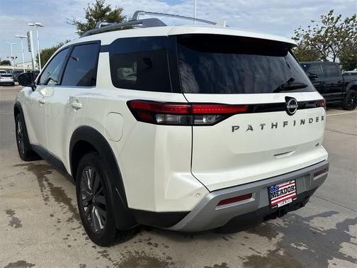 2023 Nissan Pathfinder SL FWD