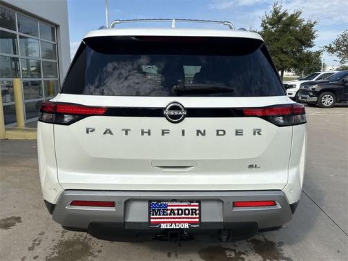 2023 Nissan Pathfinder SL FWD