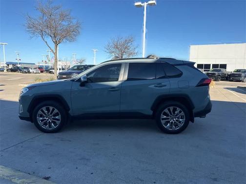 2021 Toyota RAV4 XLE Premium