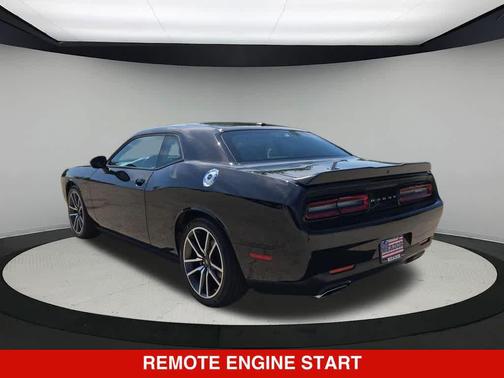 Pitch Black Clearcoat 2023 Dodge Challenger R/T
