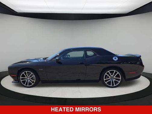 Pitch Black Clearcoat 2023 Dodge Challenger R/T