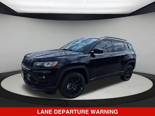 Diamond Black Crystal Pearlcoat 2026 Jeep Compass Latitude