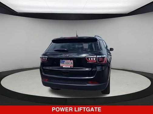 Diamond Black Crystal Pearlcoat 2026 Jeep Compass Latitude