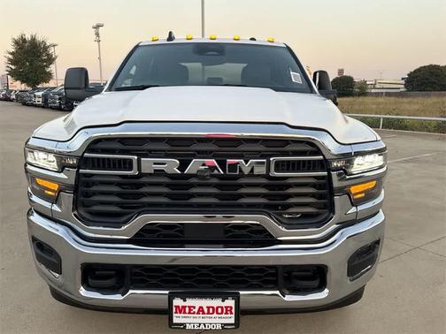 2026 RAM 3500 Tradesman Crew Cab 4x4 8' Box