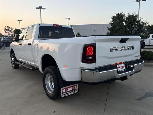 2026 RAM 3500 Tradesman Crew Cab 4x4 8' Box