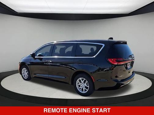 Diamond Black Crystal Pearlcoat 2026 Chrysler Pacifica L