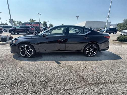 2023 Nissan Altima SR FWD