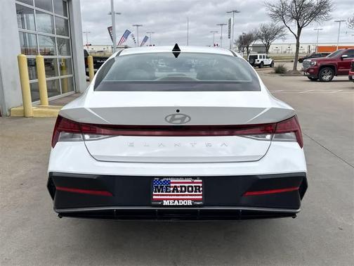 2025 Hyundai ELANTRA SEL