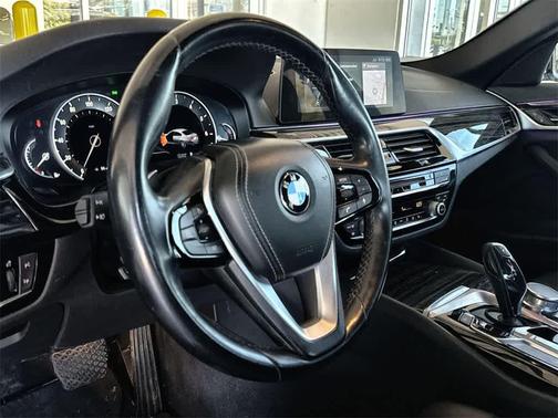 2018 BMW 530 530i