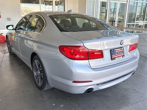 2018 BMW 530 530i