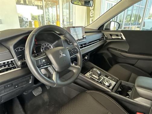 2024 Mitsubishi Outlander ES 2.5 2WD