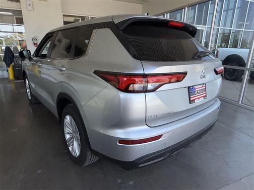 2024 Mitsubishi Outlander ES 2.5 2WD