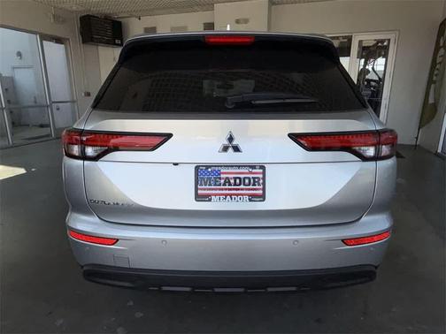 2024 Mitsubishi Outlander ES 2.5 2WD