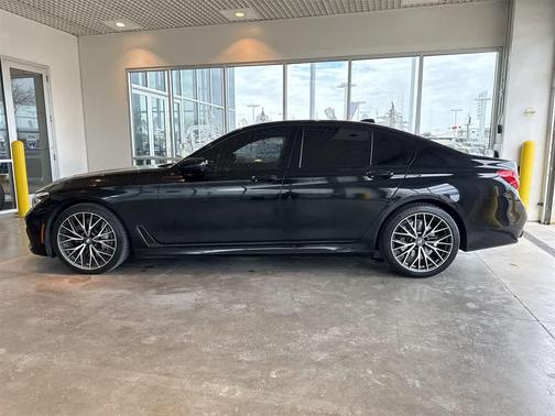 2018 BMW 750 i xDrive