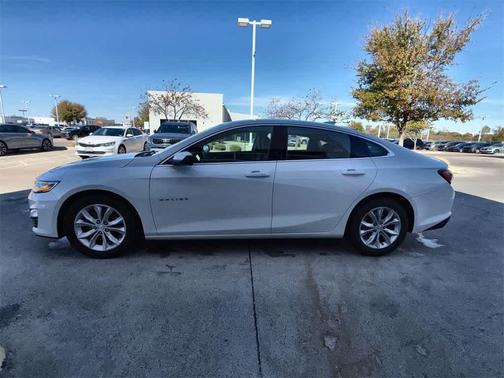 2022 Chevrolet Malibu FWD LT