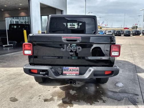 Black Clearcoat 2026 Jeep Gladiator Sport
