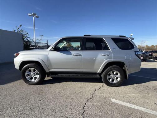 2022 Toyota 4Runner SR5