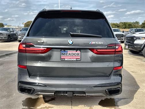 2022 BMW X7 M50i