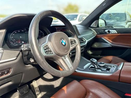 2022 BMW X7 M50i
