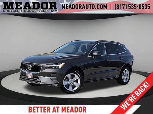 Gray 2022 Volvo XC60 B5 Momentum