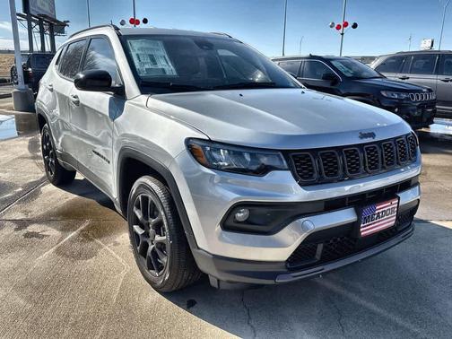 Silver Zynith Metallic Clearcoat 2026 Jeep Compass Latitude
