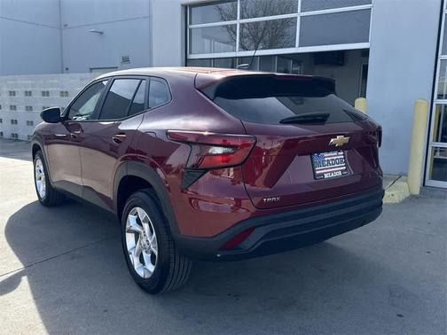 2025 Chevrolet Trax LS