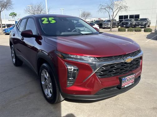 2025 Chevrolet Trax LS