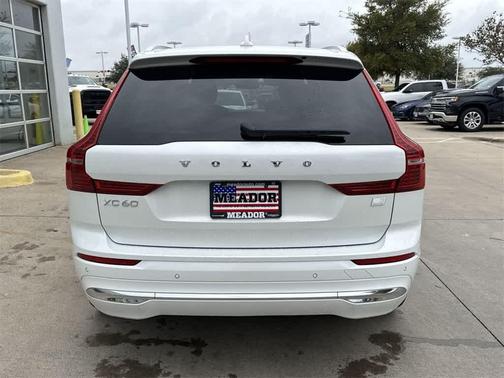 2023 Volvo XC60 Recharge Plug-In Hybrid T8 Plus Bright Theme