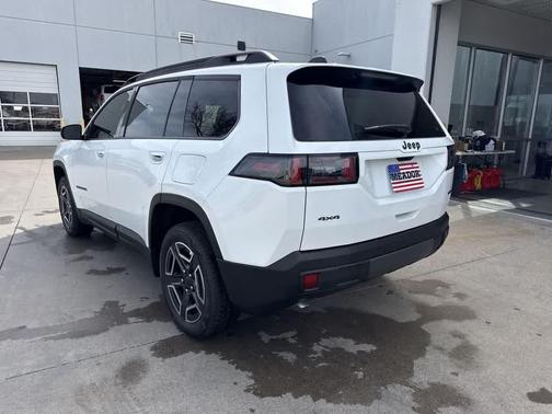 2026 Jeep Cherokee Laredo 4x4