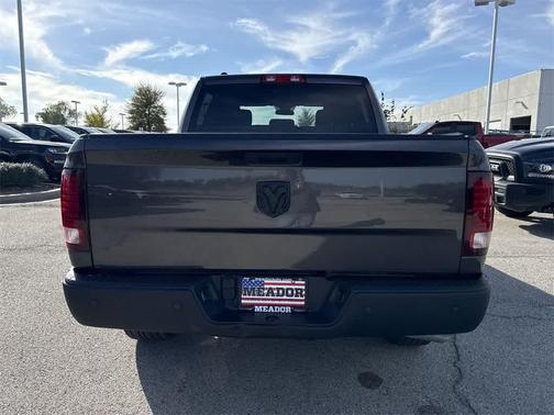 2024 RAM 1500 Classic Warlock Crew Cab 4x4 5'7' Box