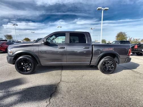 2024 RAM 1500 Classic Warlock Crew Cab 4x4 5'7' Box