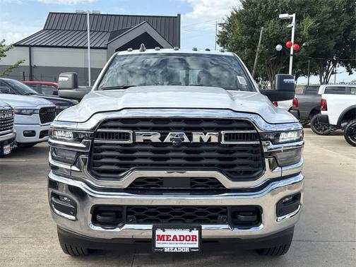 2025 RAM 2500 Tradesman Crew Cab 4x4 6'4' Box